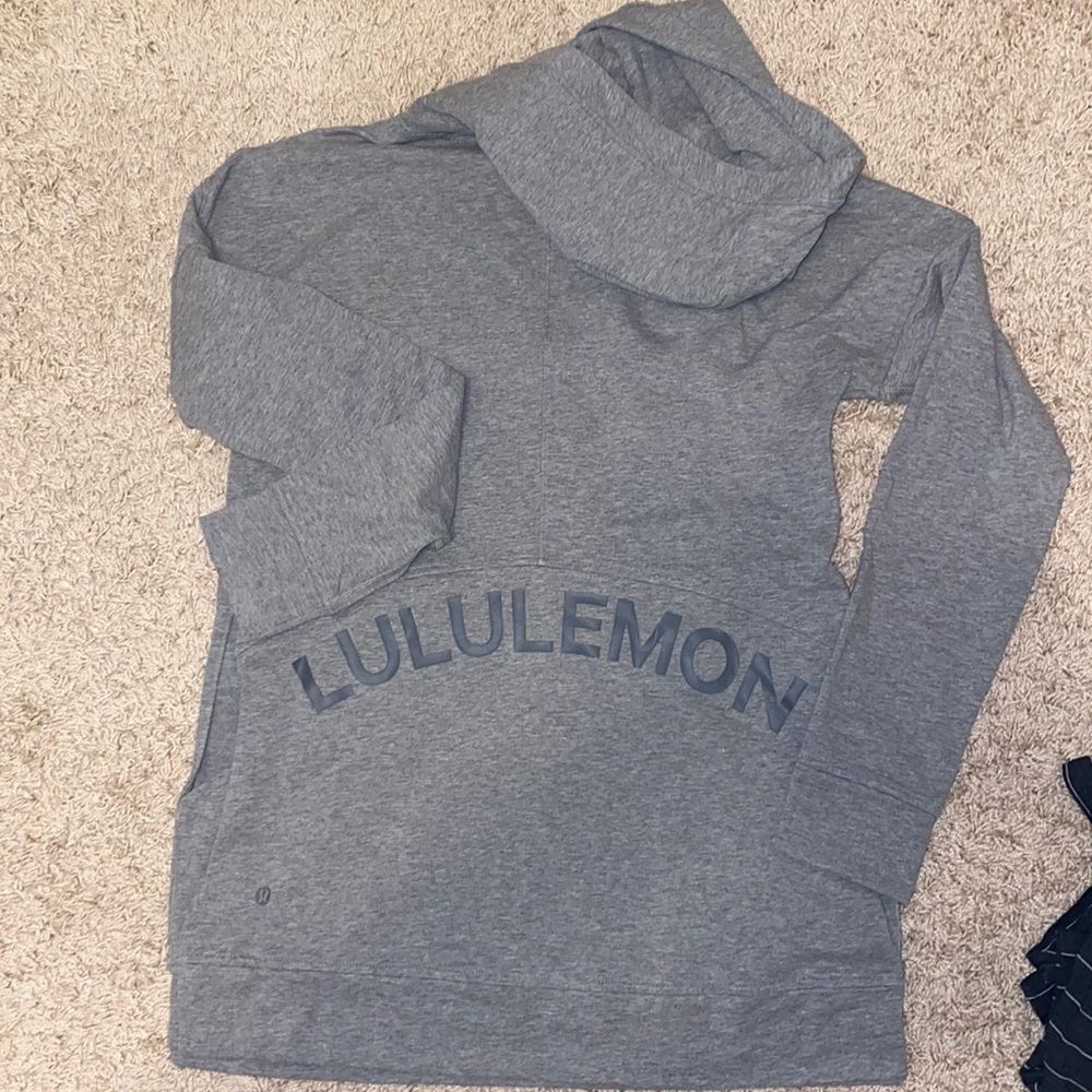 Lululemon sweatshirt